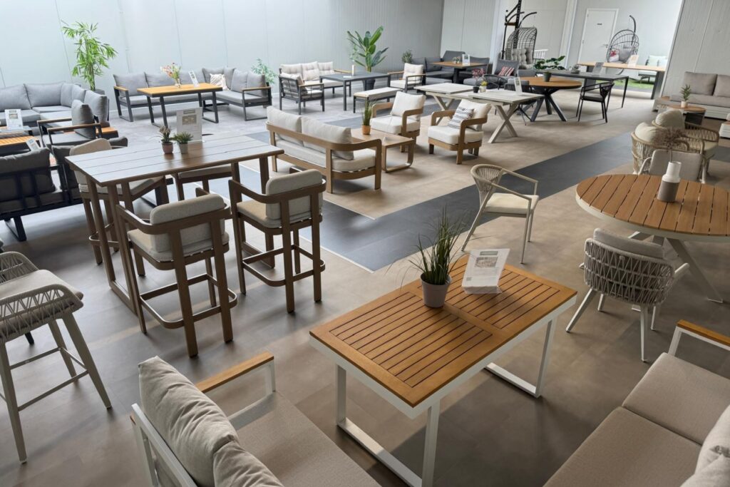 Kom langs in onze tuinmeubelshowroom in Nieuwleusen.