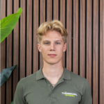 SImon Tuinmeubelwinkel.nl. Simon weet precies welke tuinsets mooi staan in bepaalde tuinen. Zo weet hij precies met welke afmetingen en loopruimtes je rekening moet houden.